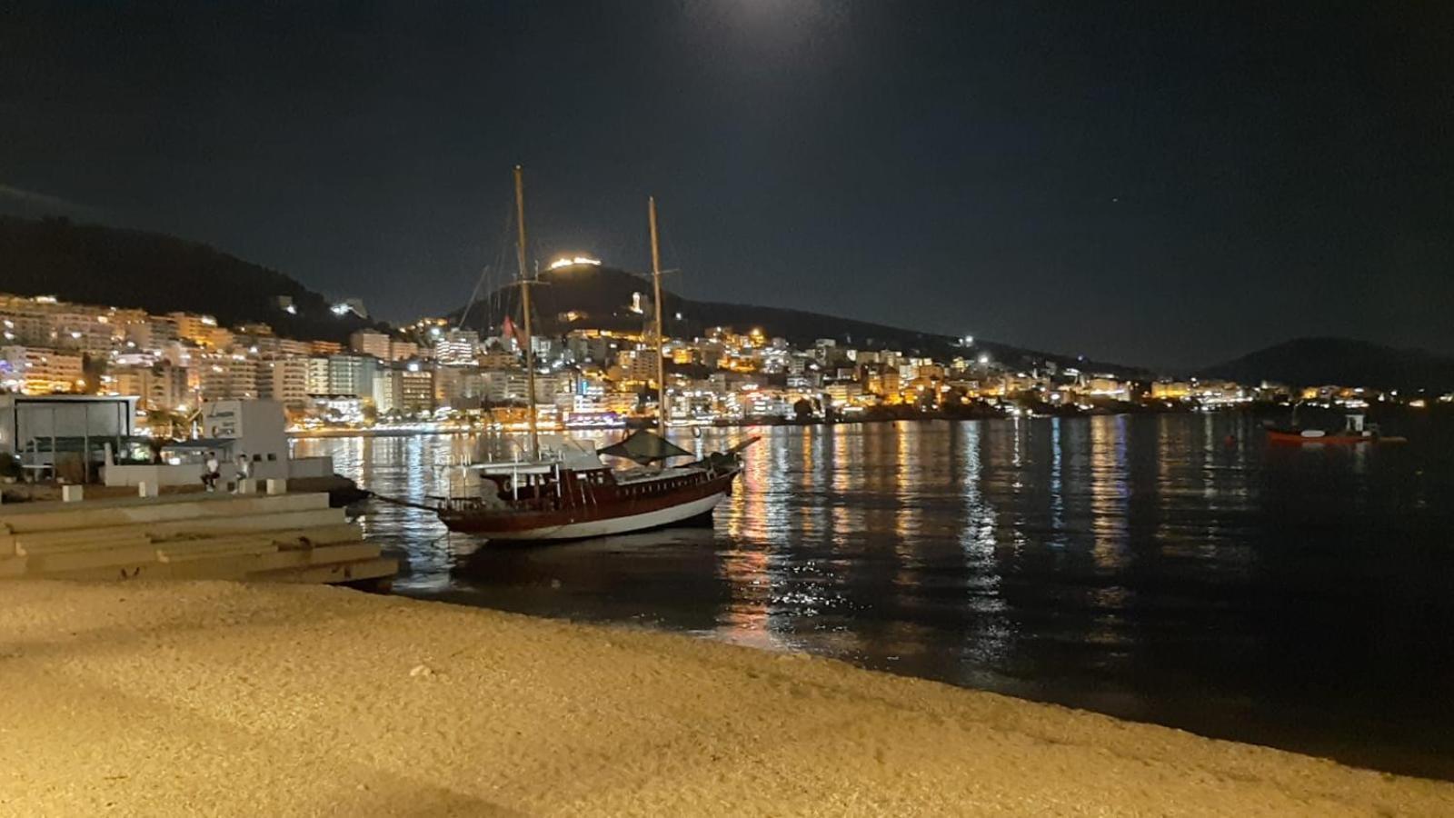 Sadet'S Penthouse Saranda Leilighet Eksteriør bilde